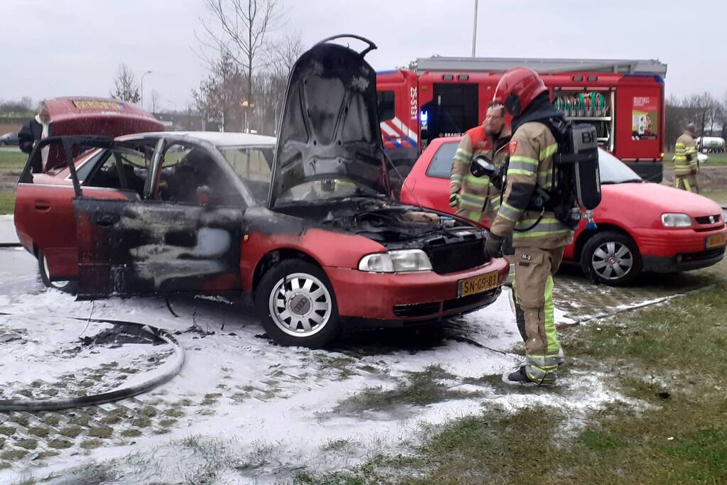 Auto verwoest door brand