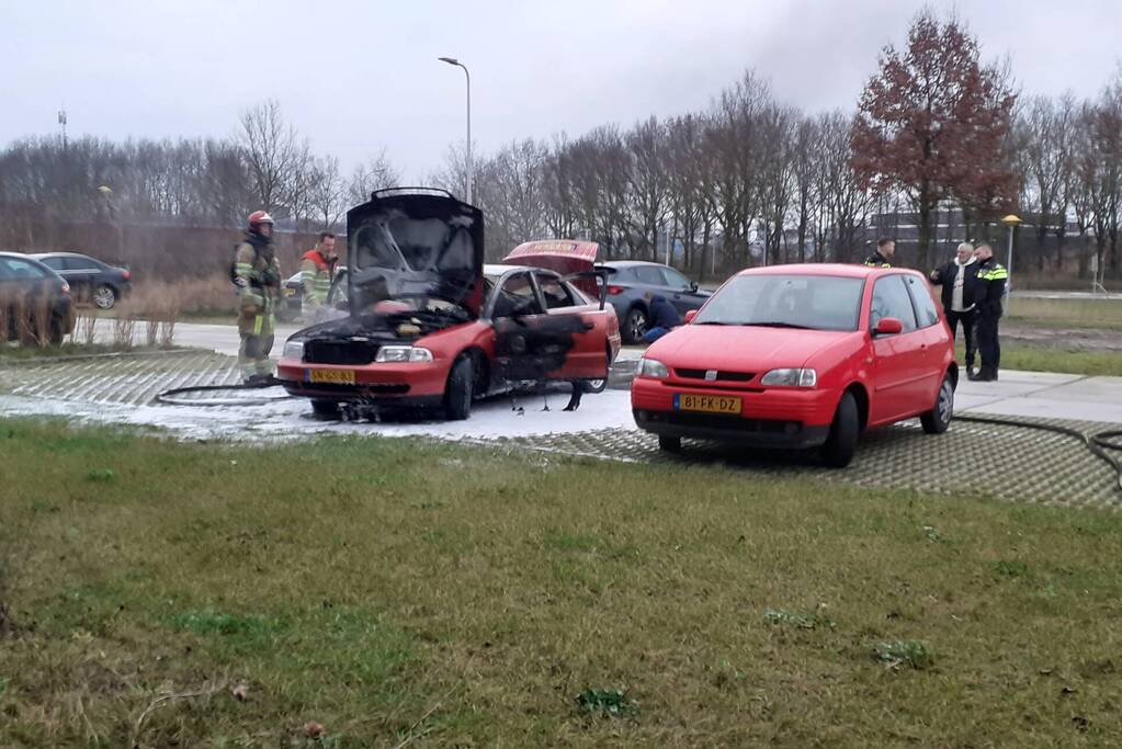 Auto verwoest door brand