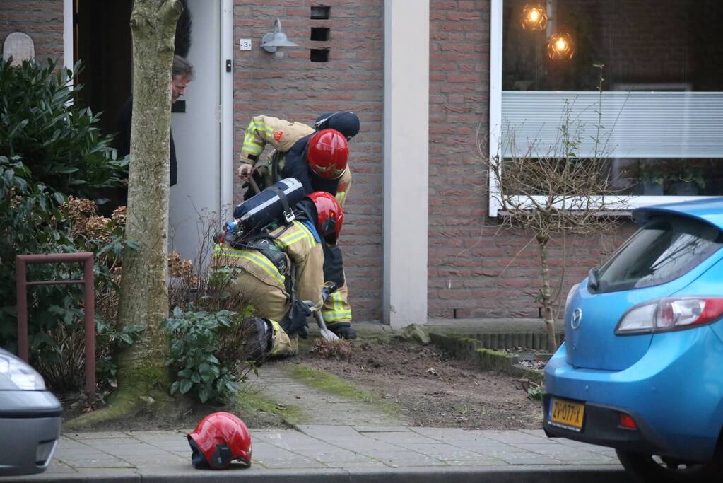 Brandweer doet onderzoek naar gaslucht