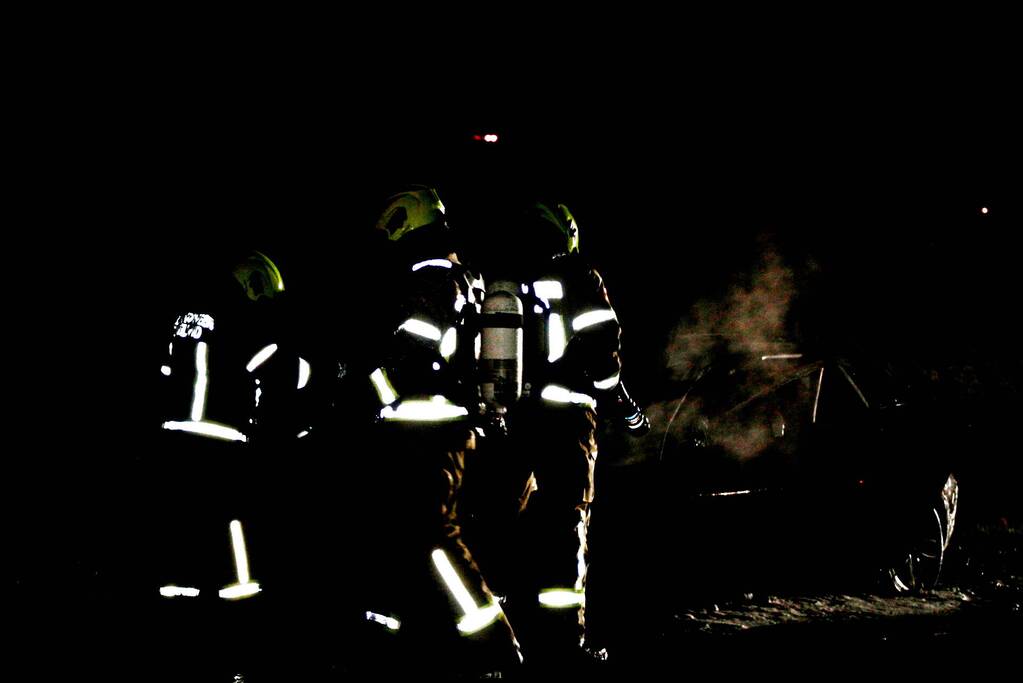 Auto verwoest door brand