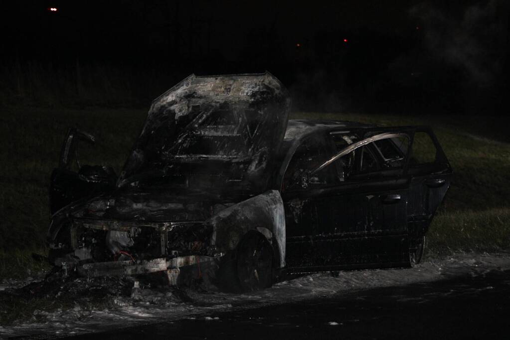 Auto verwoest door brand