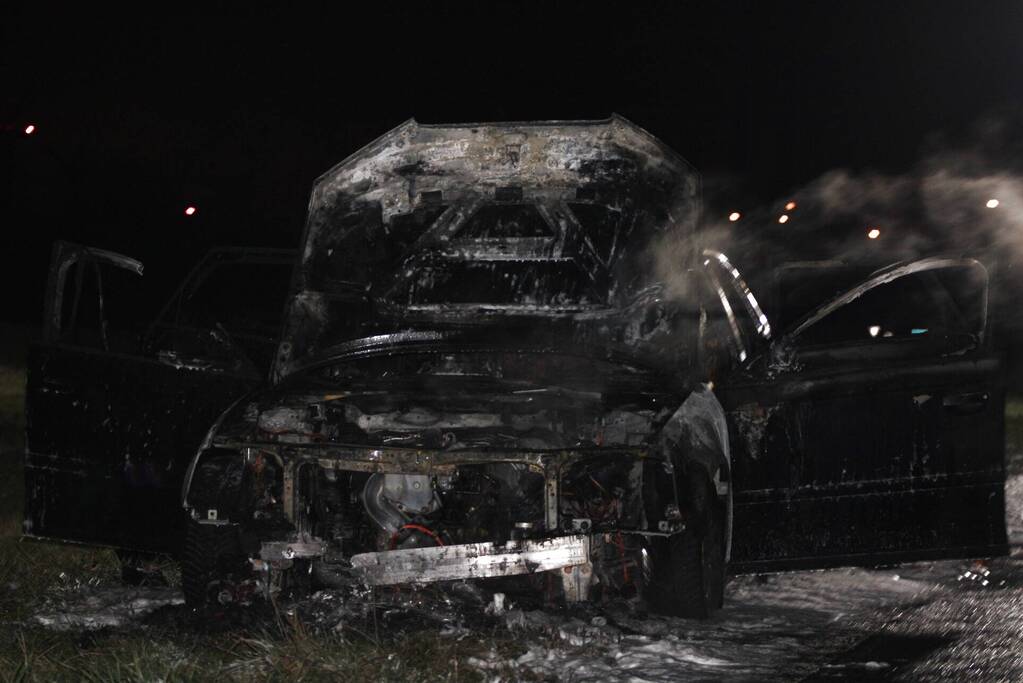 Auto verwoest door brand