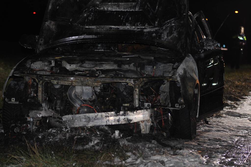 Auto verwoest door brand