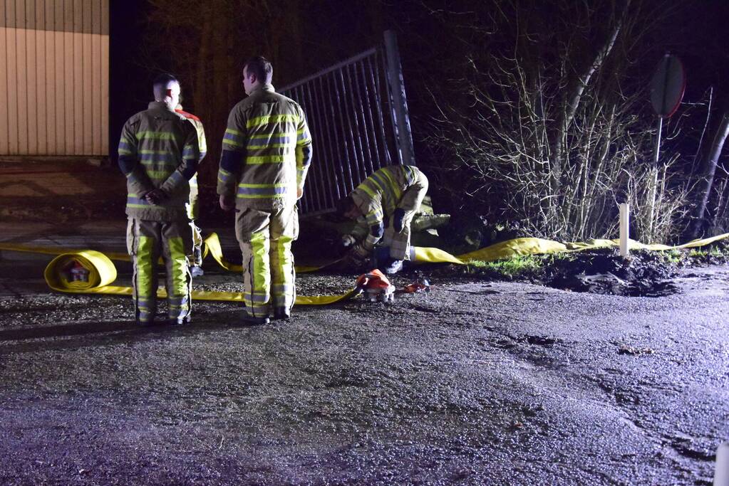 Schuur met hooi verwoest door brand