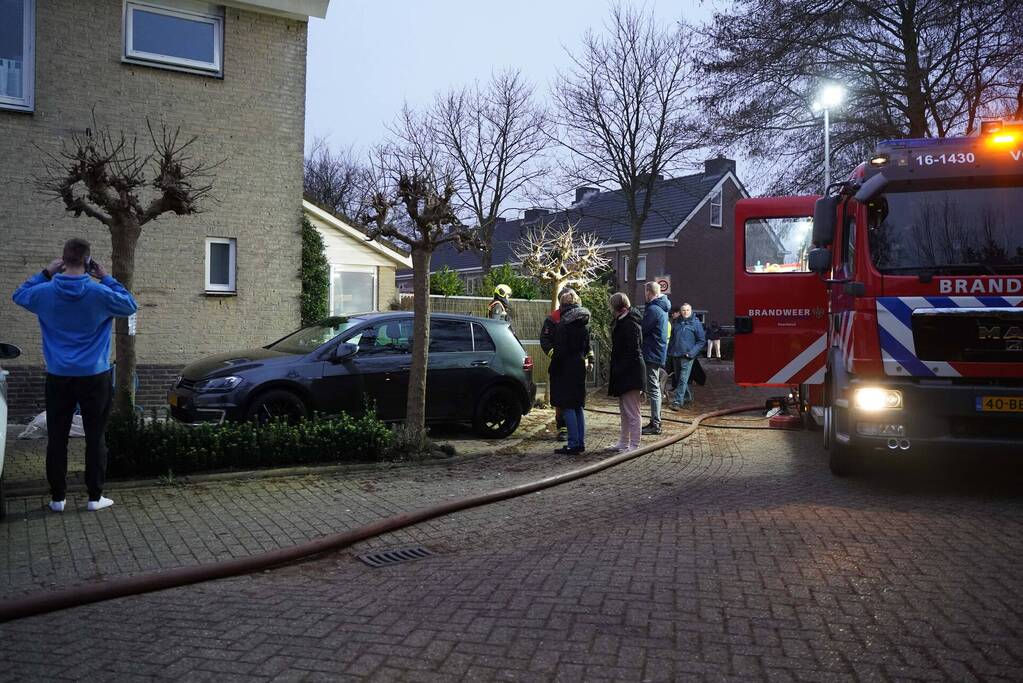 Lastige brand in kruipruimte van woning