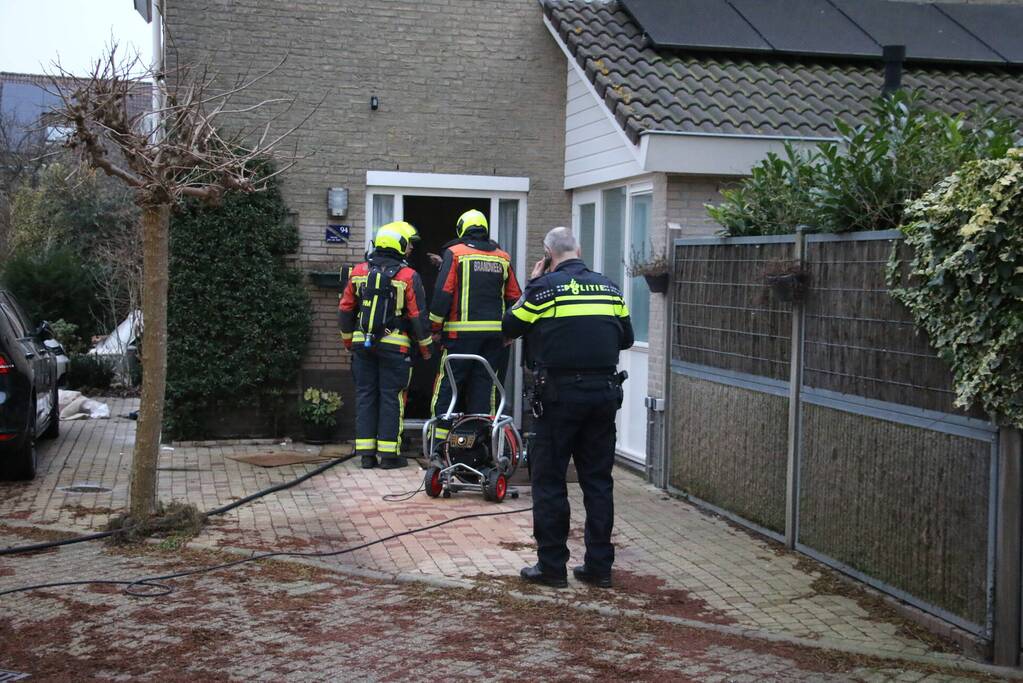 Lastige brand in kruipruimte van woning