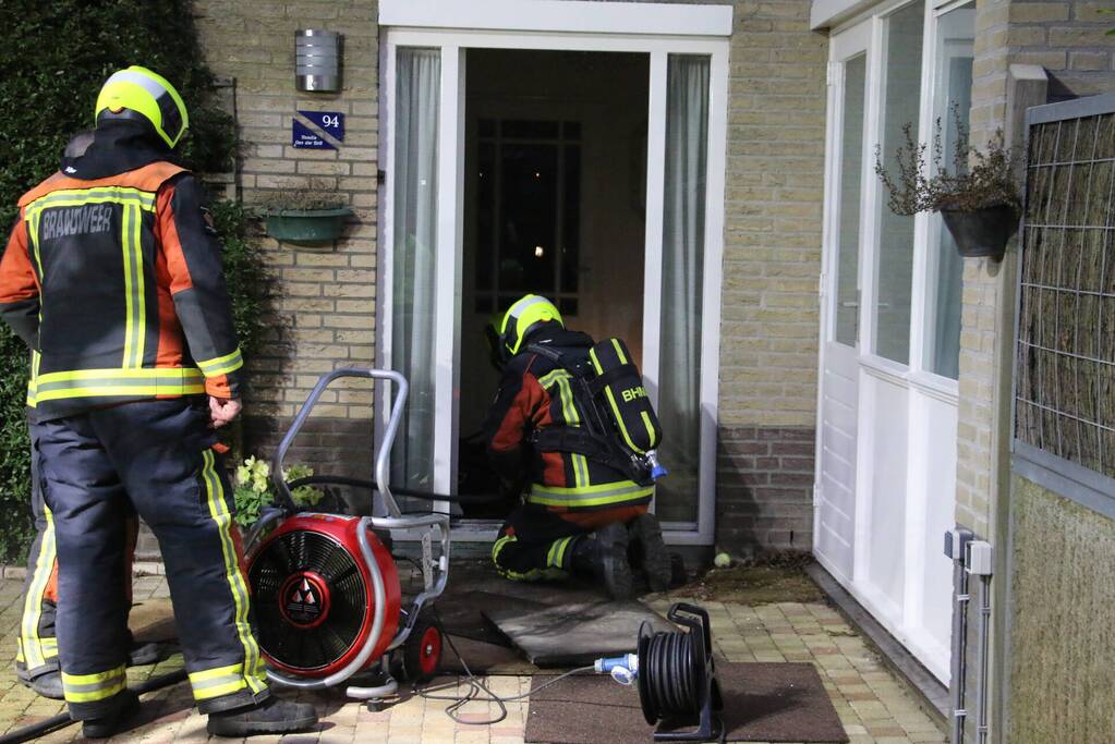 Lastige brand in kruipruimte van woning