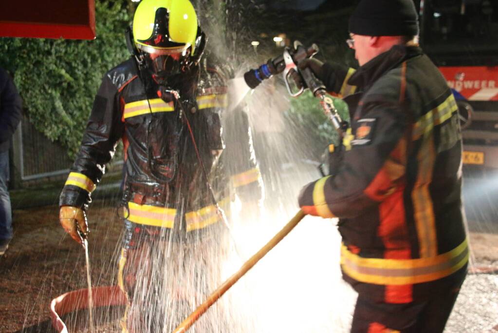 Lastige brand in kruipruimte van woning