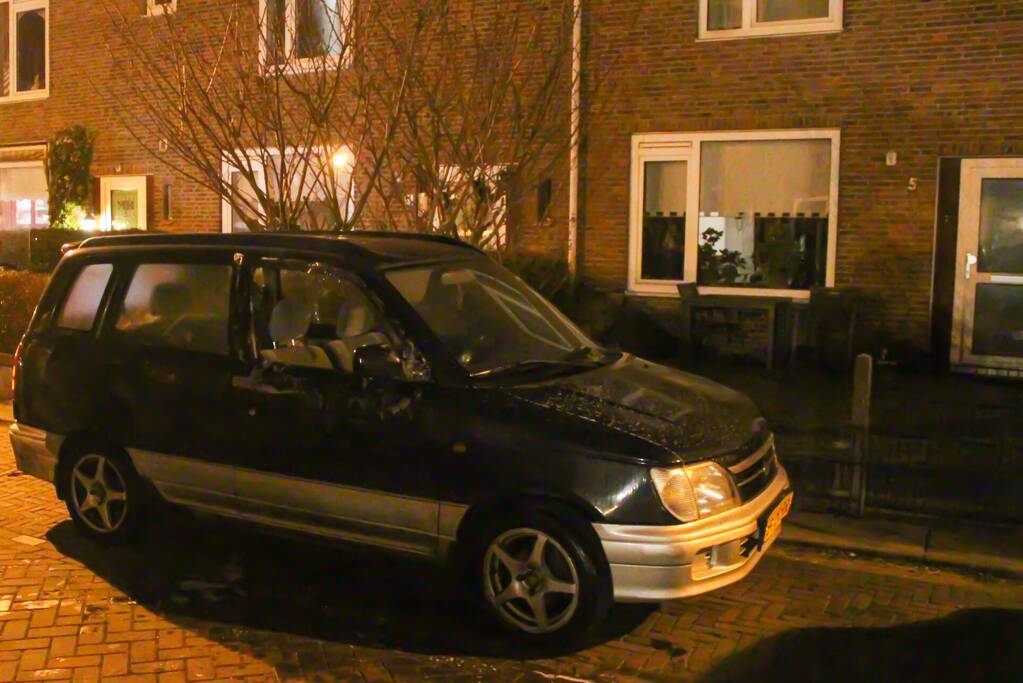 Schade door brand in geparkeerde auto