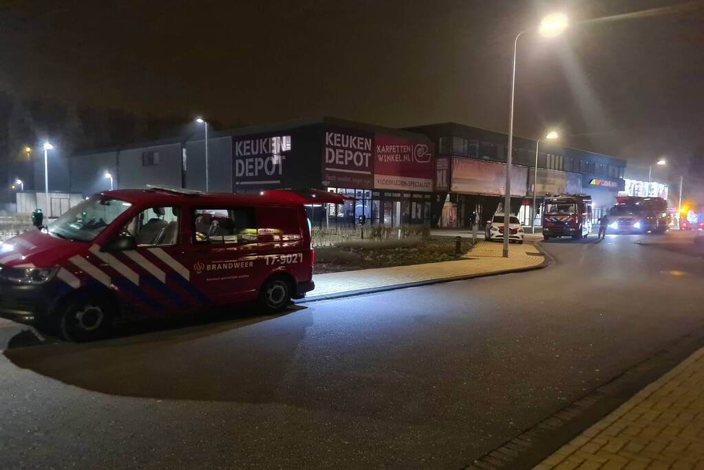 Brand in technische ruimte van bedrijfsverzamelgebouw