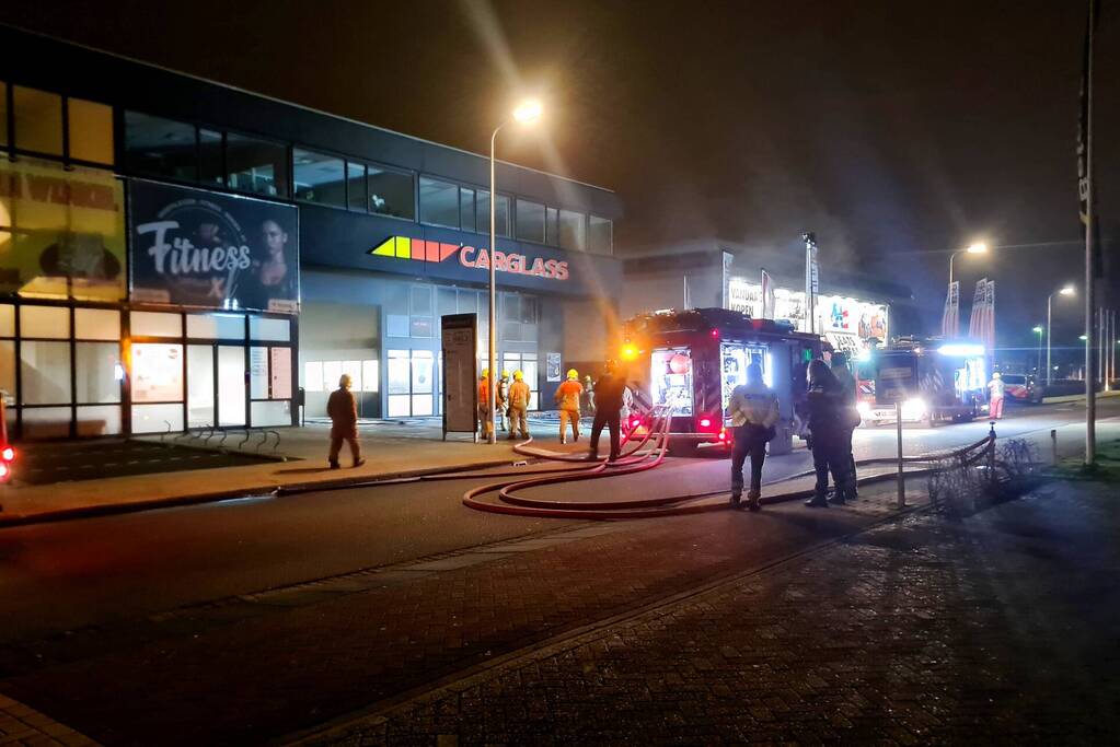 Brand in technische ruimte van bedrijfsverzamelgebouw