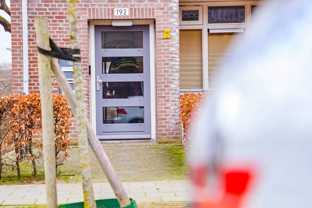Politie doet onderzoek naar overleden persoon in woning