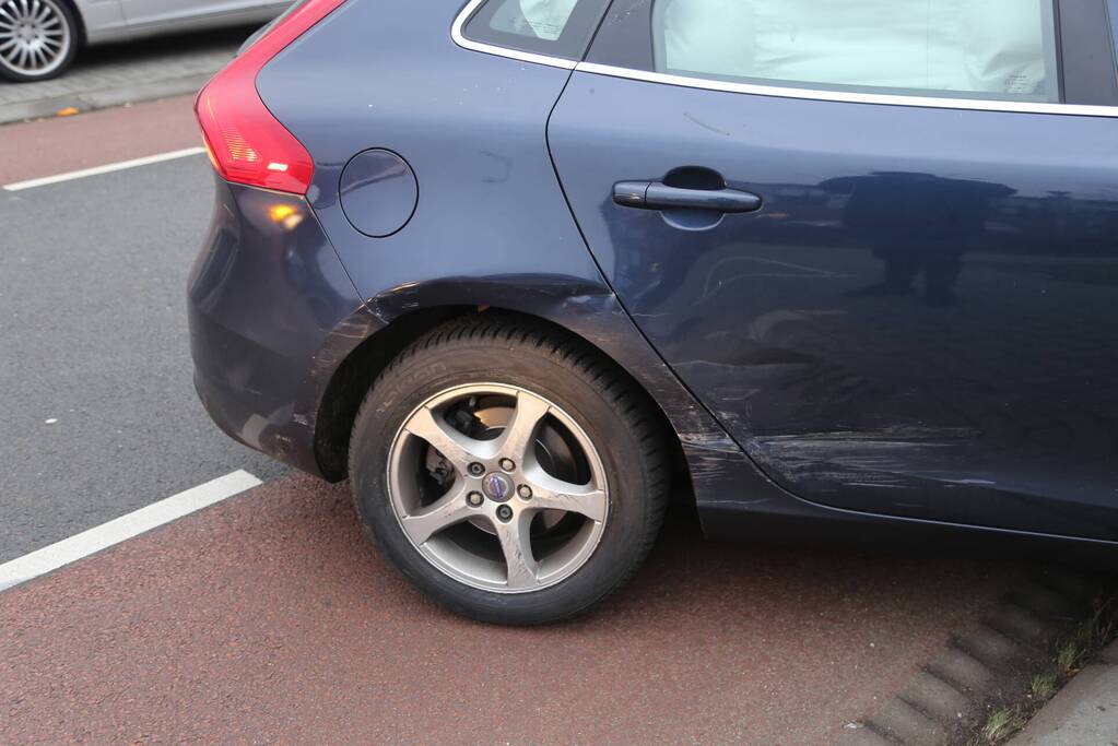 Schade aan meerdere voertuigen door ongeval