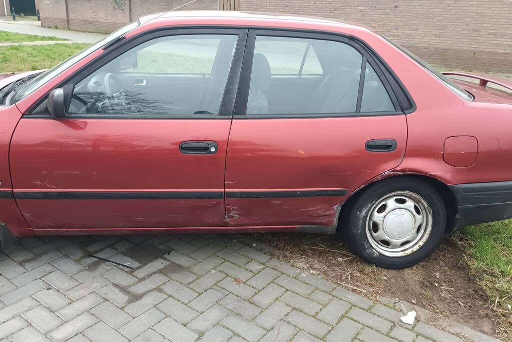 Schade aan meerdere voertuigen door ongeval