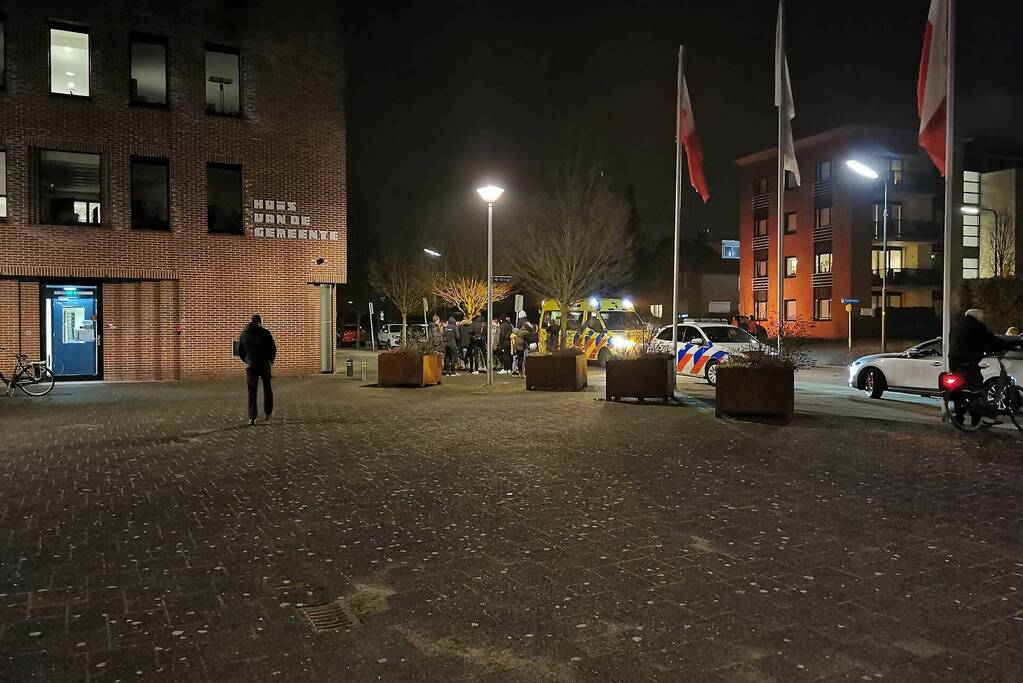 14-jarige jongen loopt naar gemeentehuis voor hulp na steekpartij