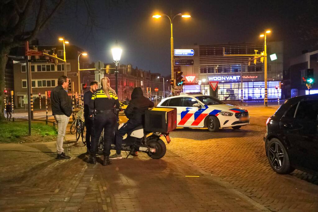 Voetganger gewond bij botsing met scooter