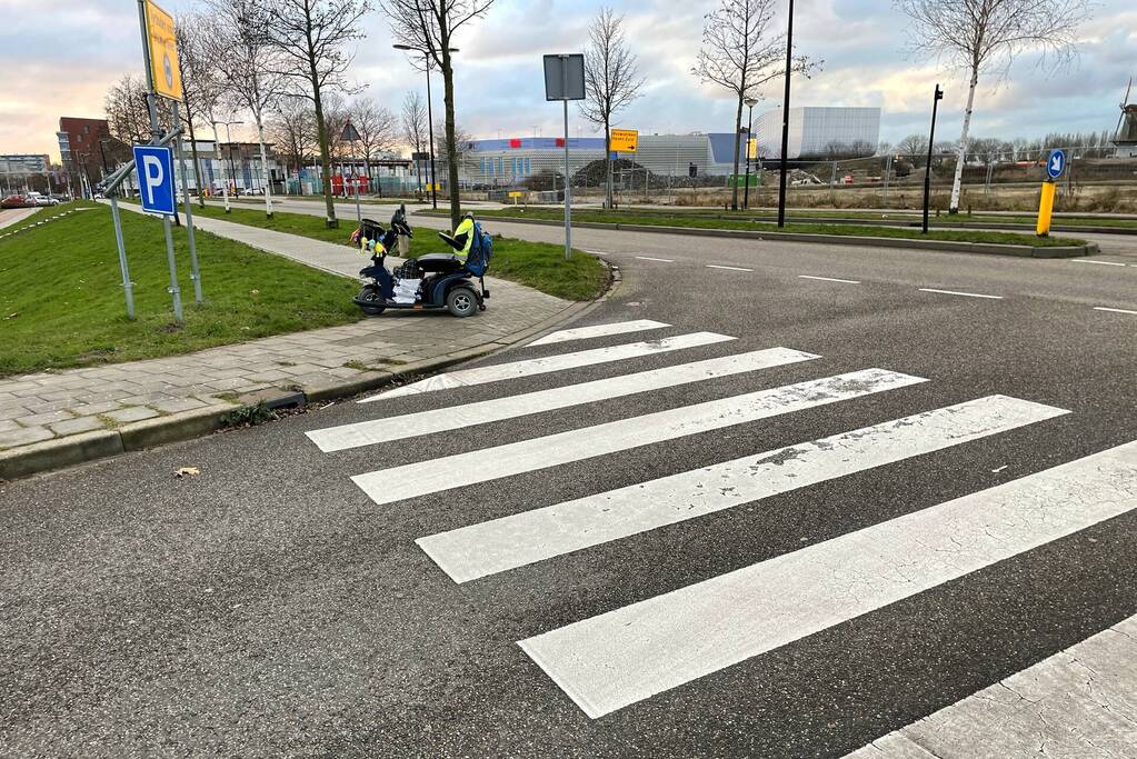 Scootmobieler gewond naar ziekenhuis