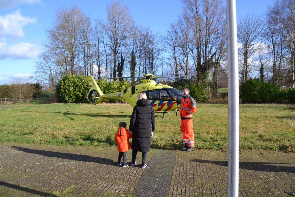 Traumahelikopter trekt veel bekijks