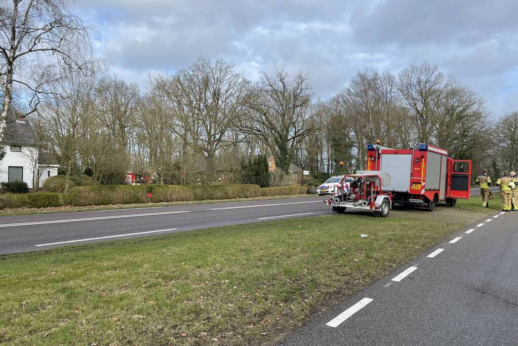Brandweer ventileert woning na brand