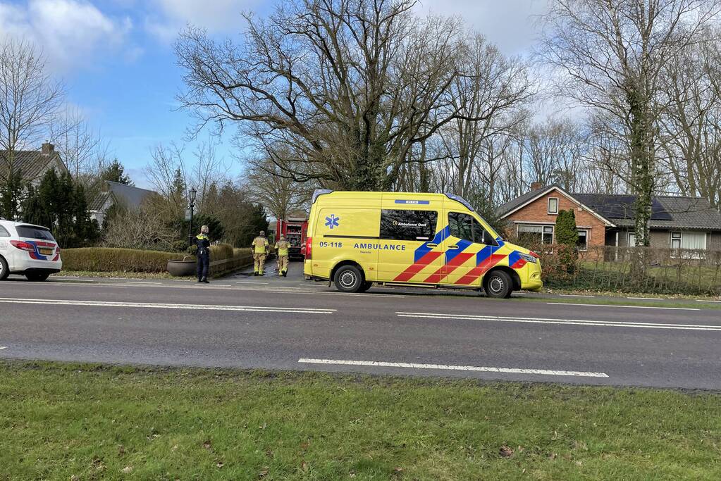 Brandweer ventileert woning na brand