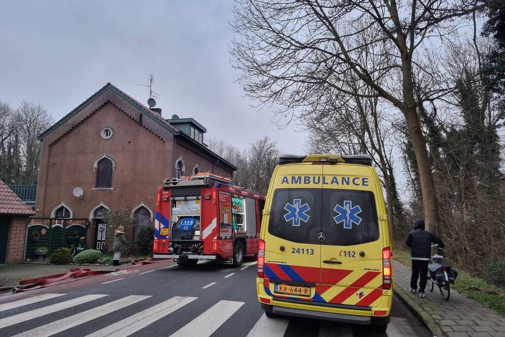 Veel rookontwikkeling bij brand in woning