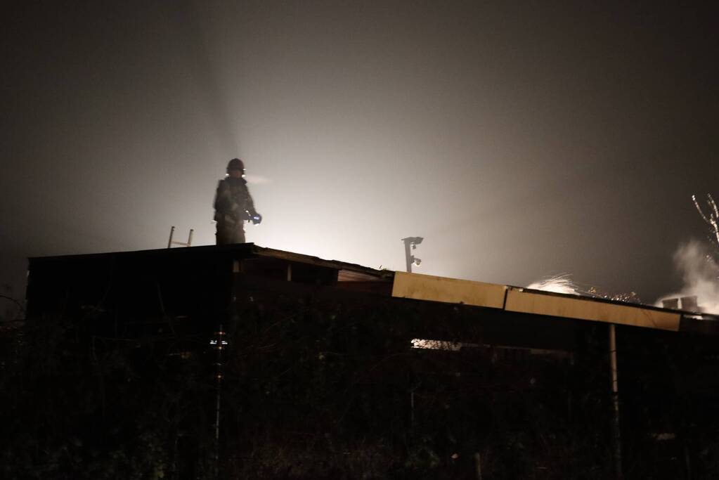 Veel rookontwikkeling bij brand in schuur