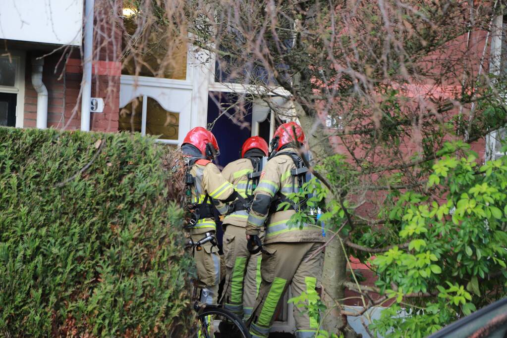 Veel politie ingezet bij vreemde lucht uit woning