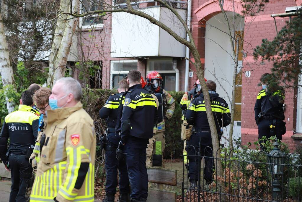 Veel politie ingezet bij vreemde lucht uit woning