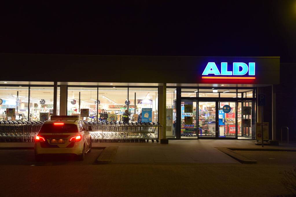 Politie doet onderzoek naar overval op supermarkt