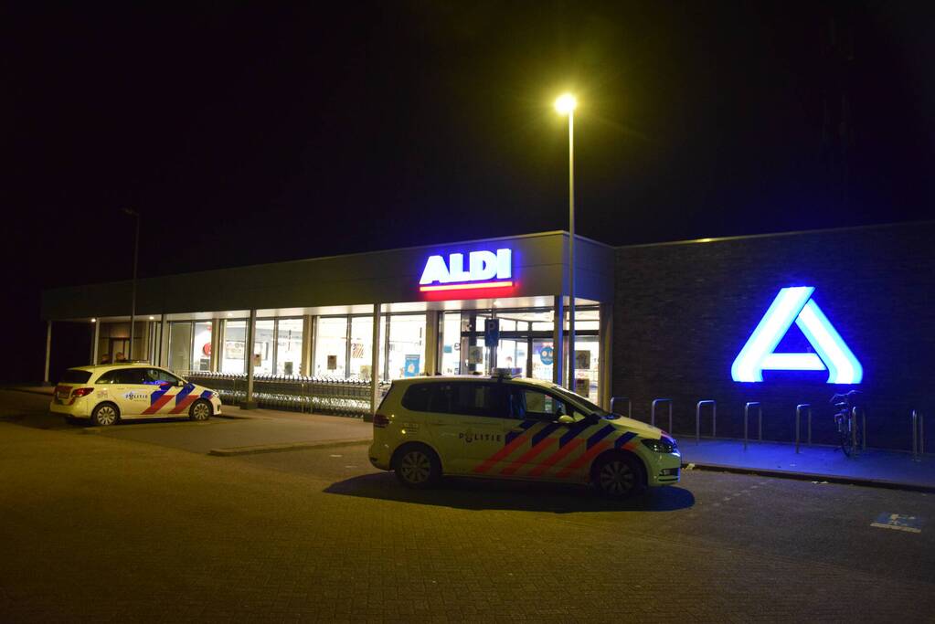 Politie doet onderzoek naar overval op supermarkt
