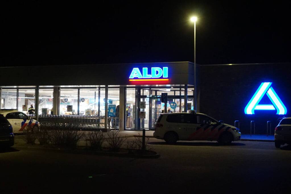Politie doet onderzoek naar overval op supermarkt