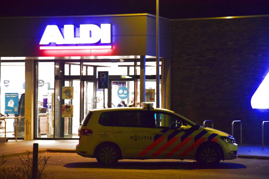 Politie doet onderzoek naar overval op supermarkt