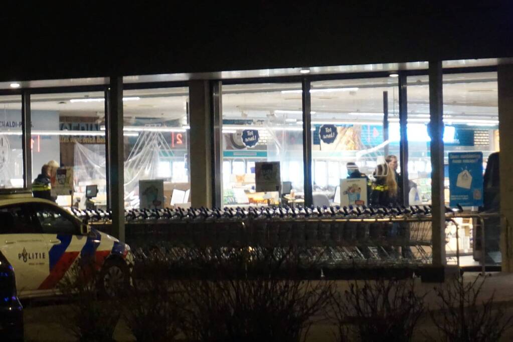 Politie doet onderzoek naar overval op supermarkt