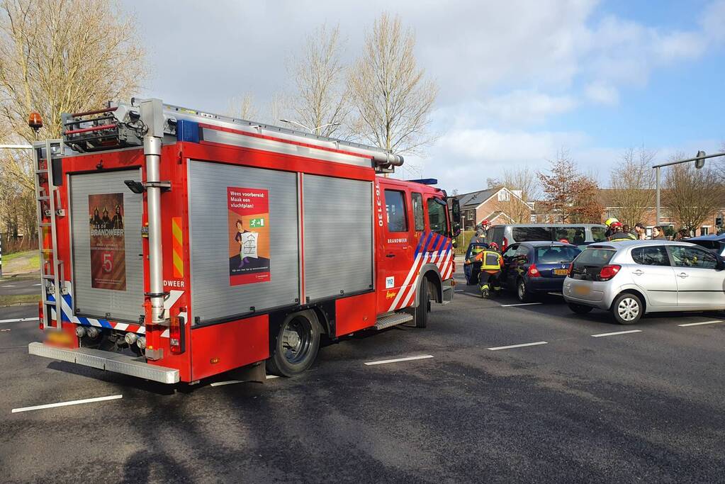 Twee auto's betrokken bij ongeval op kruising