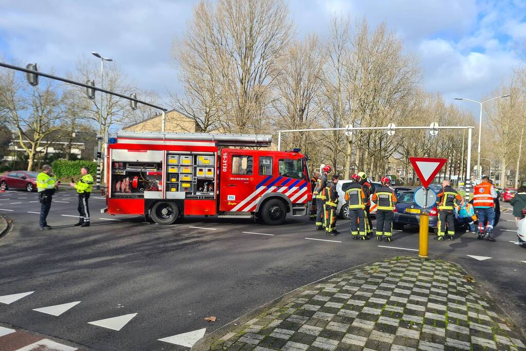 Twee auto's betrokken bij ongeval op kruising
