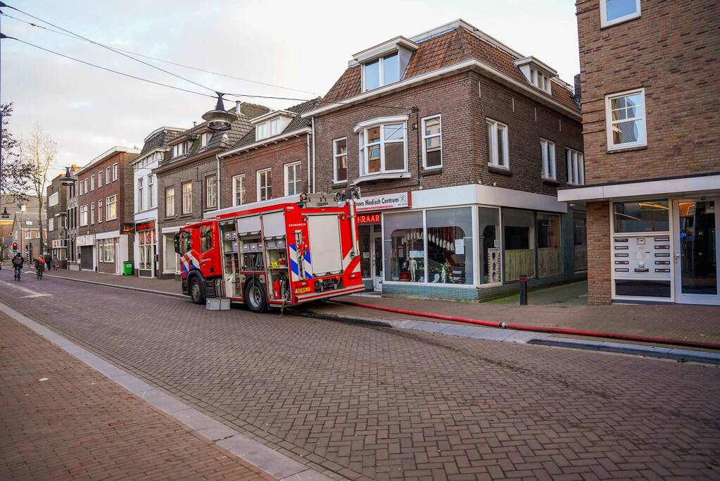 Brandweer pompt kelder vol water leeg