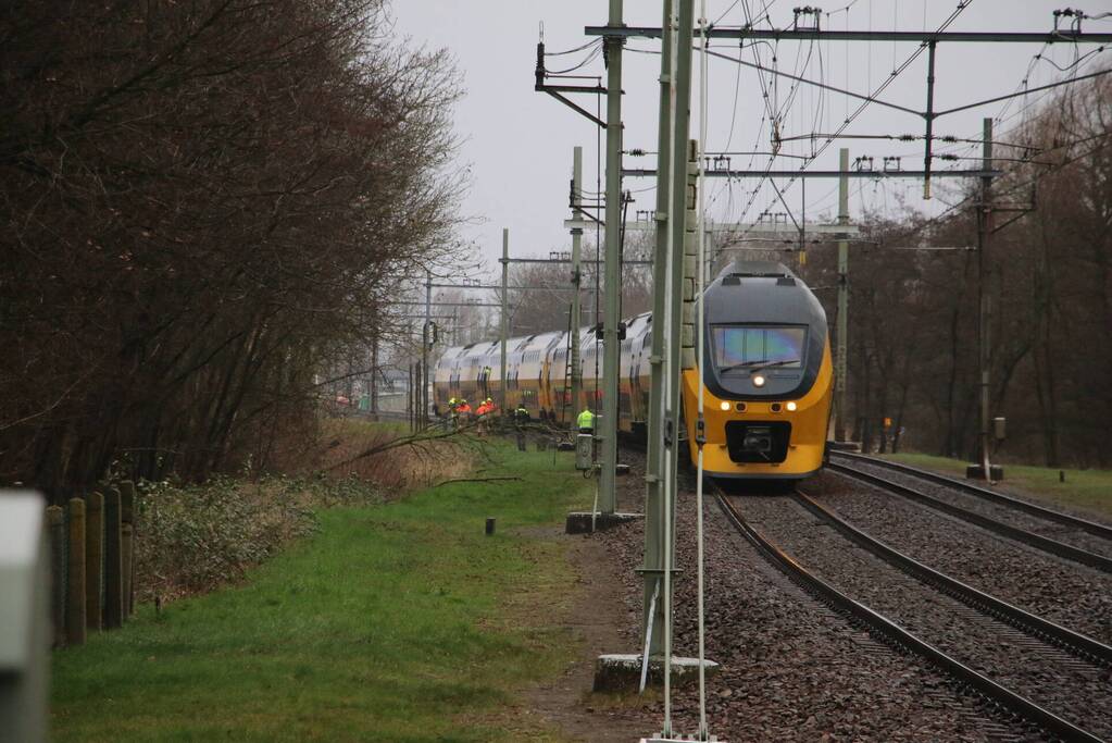 Rookvorming in Intercity-trein