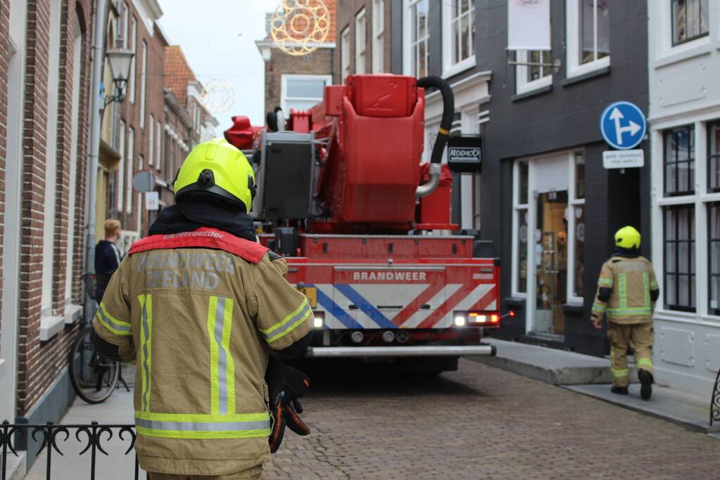 Spandoek losgewaaid door harde wind