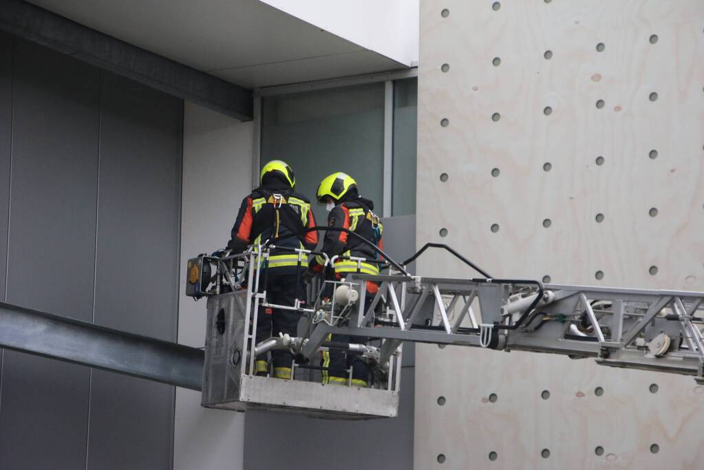 Gevelplaten Gamma losgewaaid door harde wind