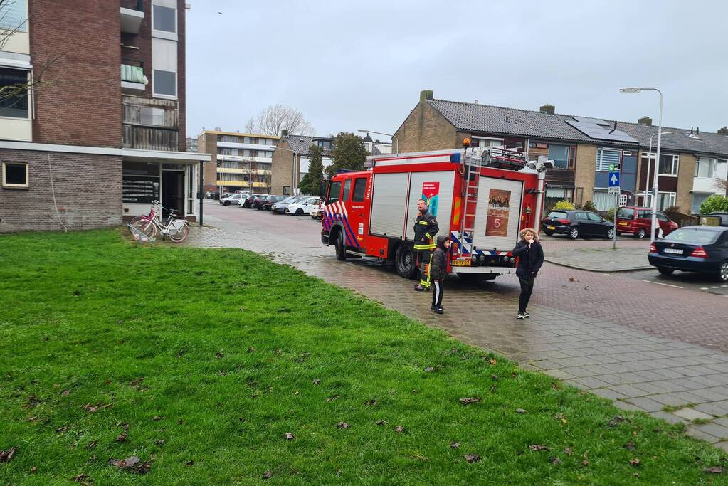 Zonnescherm flatwoning weggewaaid