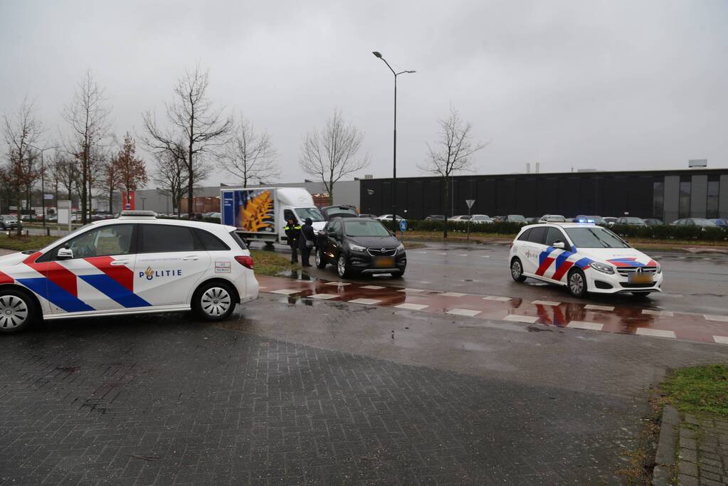 Schade na botsing tussen scooter en fietser