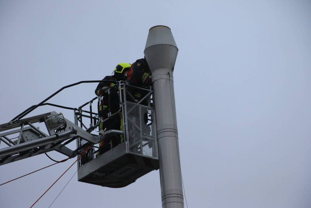 Schoorsteen dreigt om te waaien