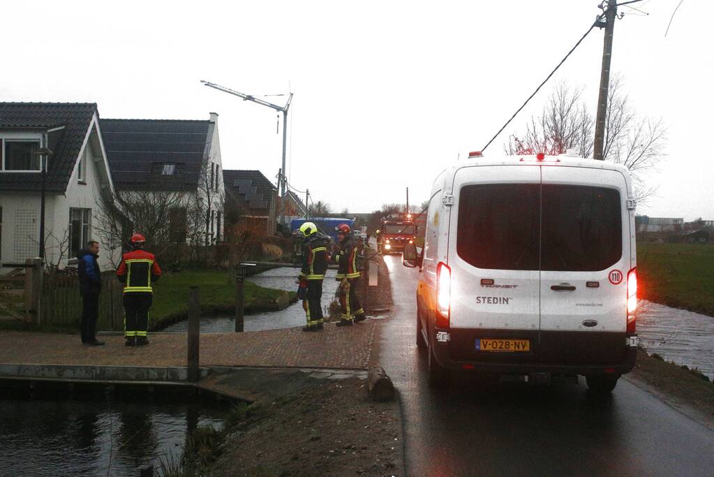 Stroompaal omgewaaid door storm