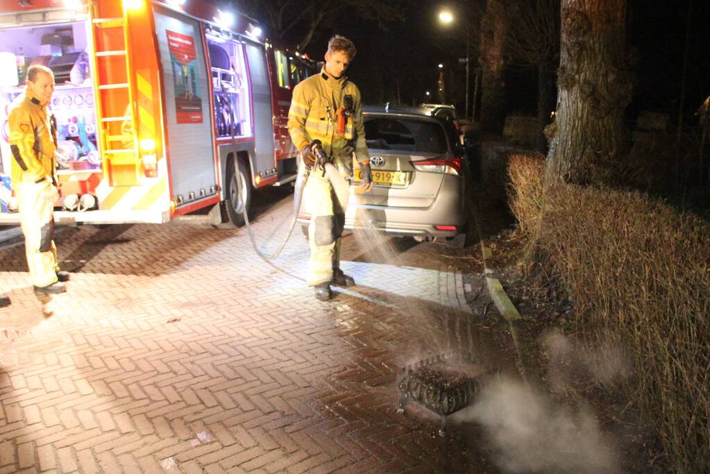 Brand in schoorsteen van woning