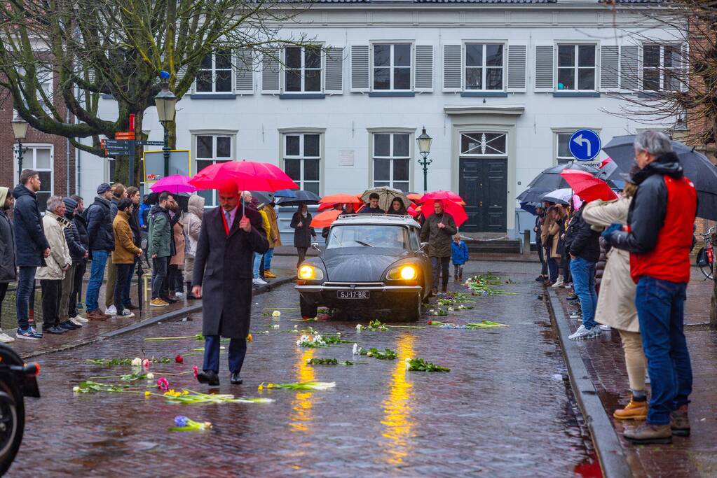 Massale opkomst bij afscheid horecaman Jorit Bons (30)