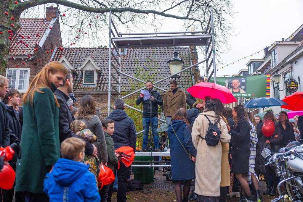 Massale opkomst bij afscheid horecaman Jorit Bons (30)
