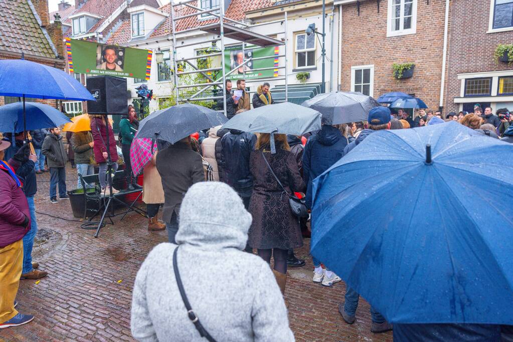 Massale opkomst bij afscheid horecaman Jorit Bons (30)