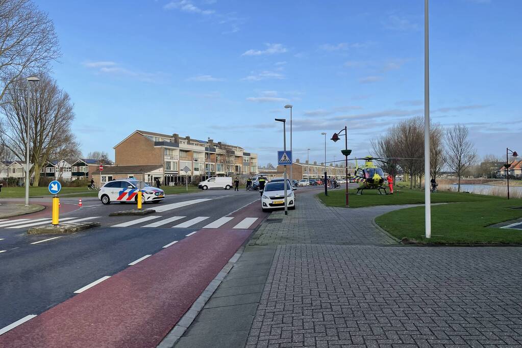 Motorrijder ernstig gewond bij botsing met bestelbus
