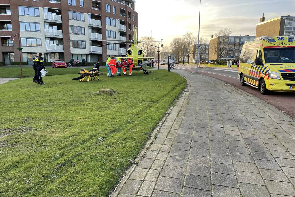 Motorrijder ernstig gewond bij botsing met bestelbus