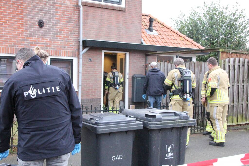 Politie doet onderzoek in woning